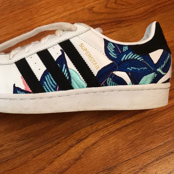 superstar blue flower